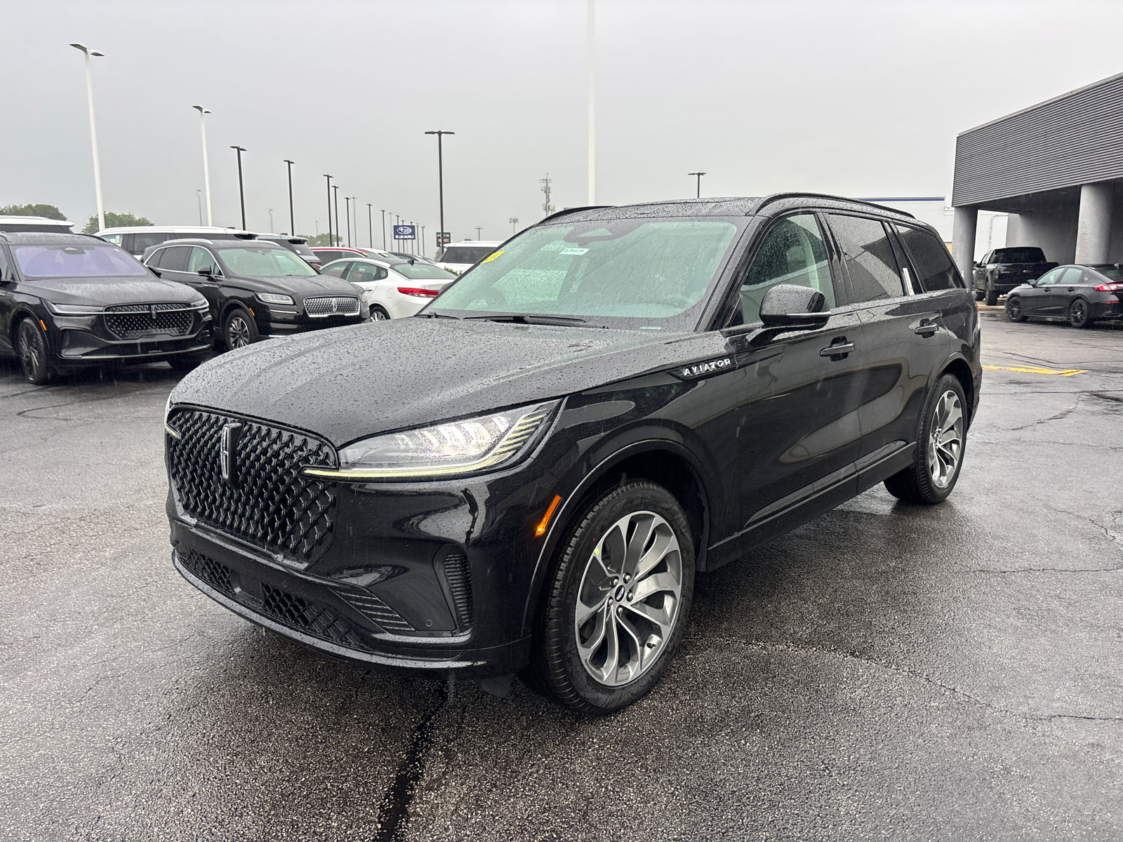New 2026 Lincoln Aviator AWD image 3