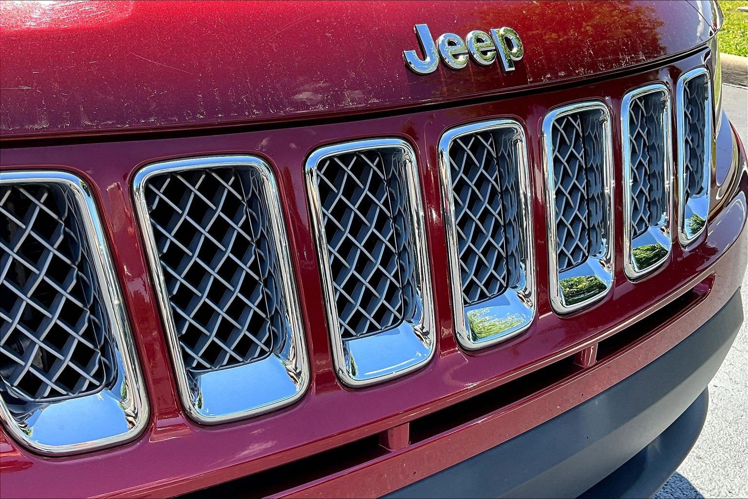 Used 2014 Jeep Compass Latitude w/ Sun/Sound Group AWD/4WD image 32