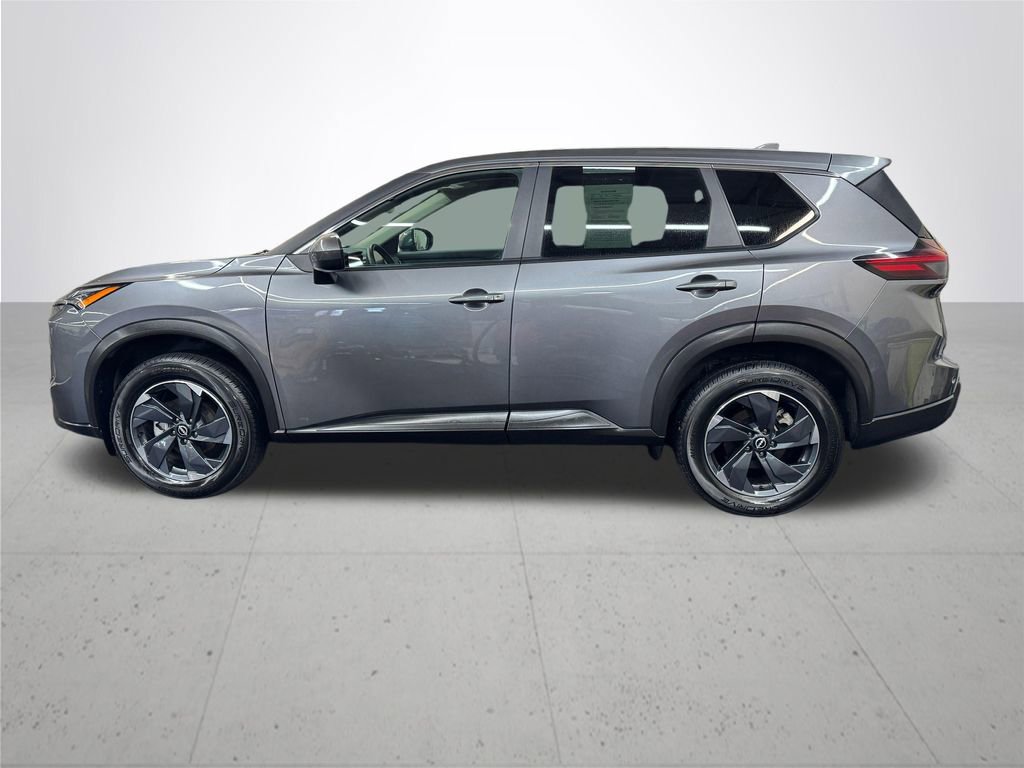 Used 2025 Nissan Rogue SV image 3
