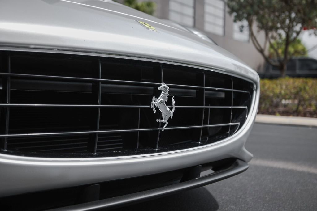 Used 2010 Ferrari California image 13