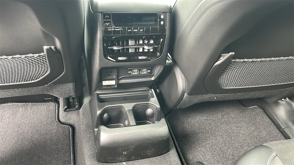 New 2025 Jeep Grand Cherokee L Altitude image 32