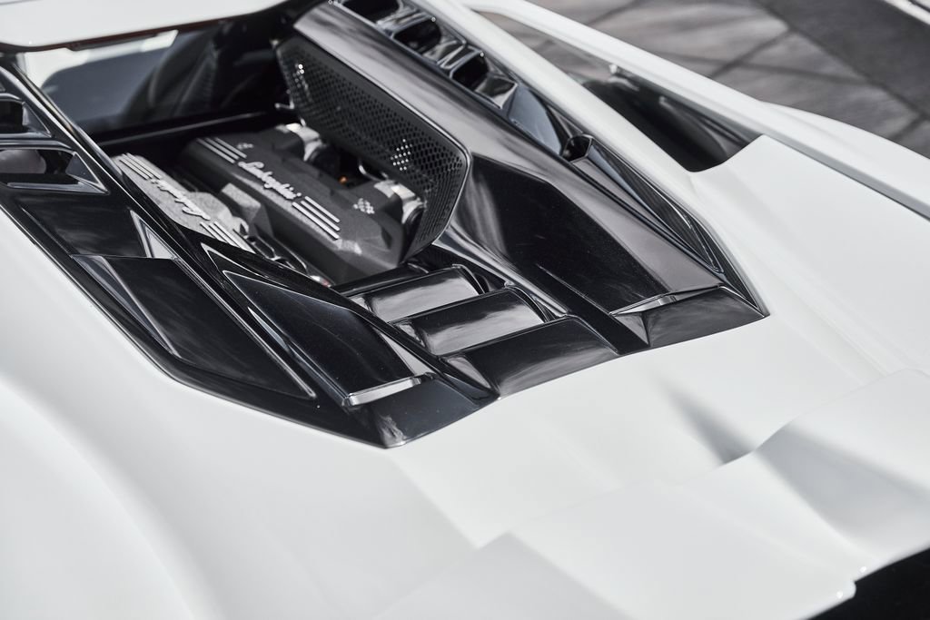 Used 2026 Lamborghini Revuelto AWD/4WD image 14