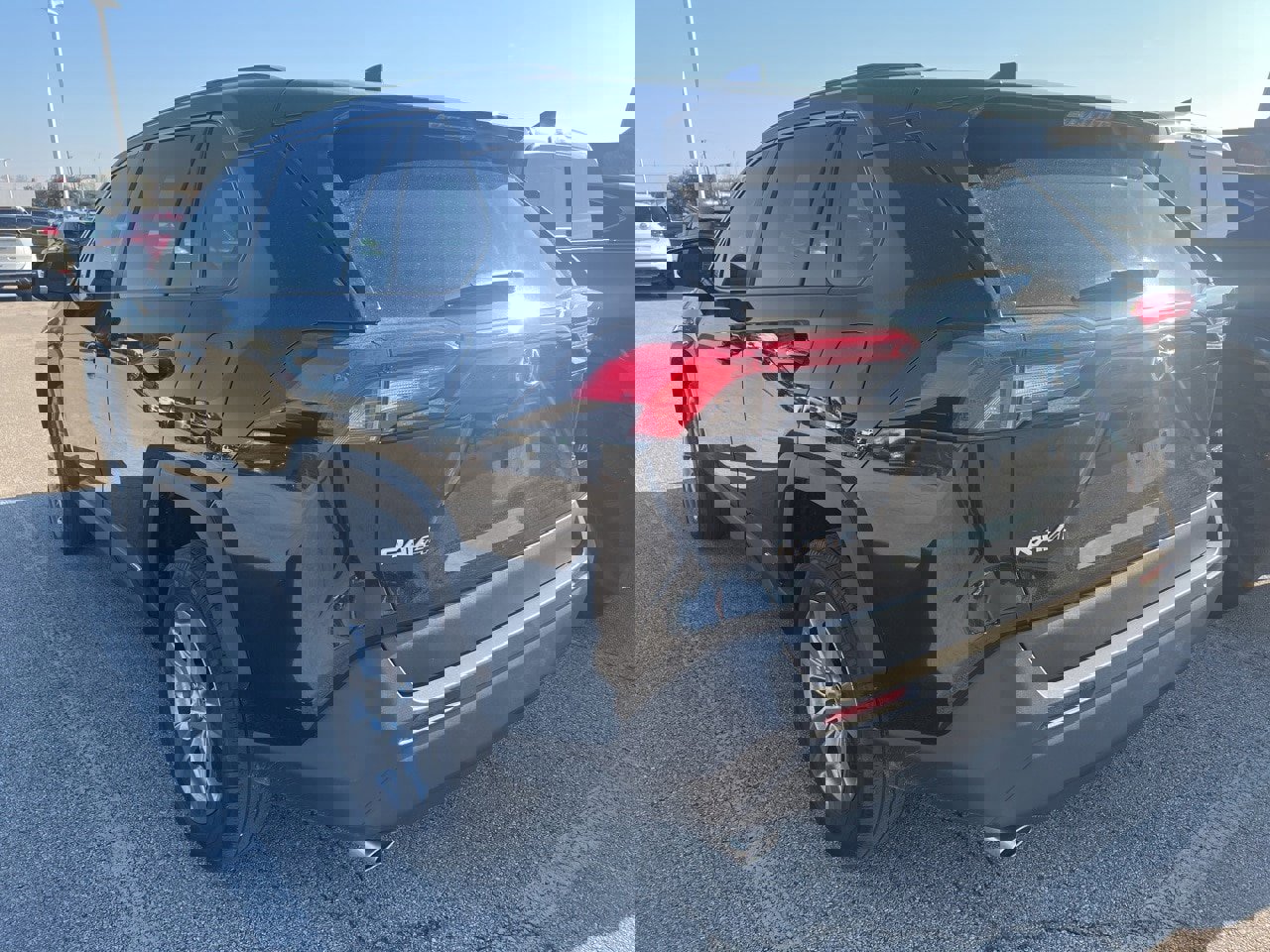 Used 2023 Toyota RAV4 XLE w/ Convenience Package image 6