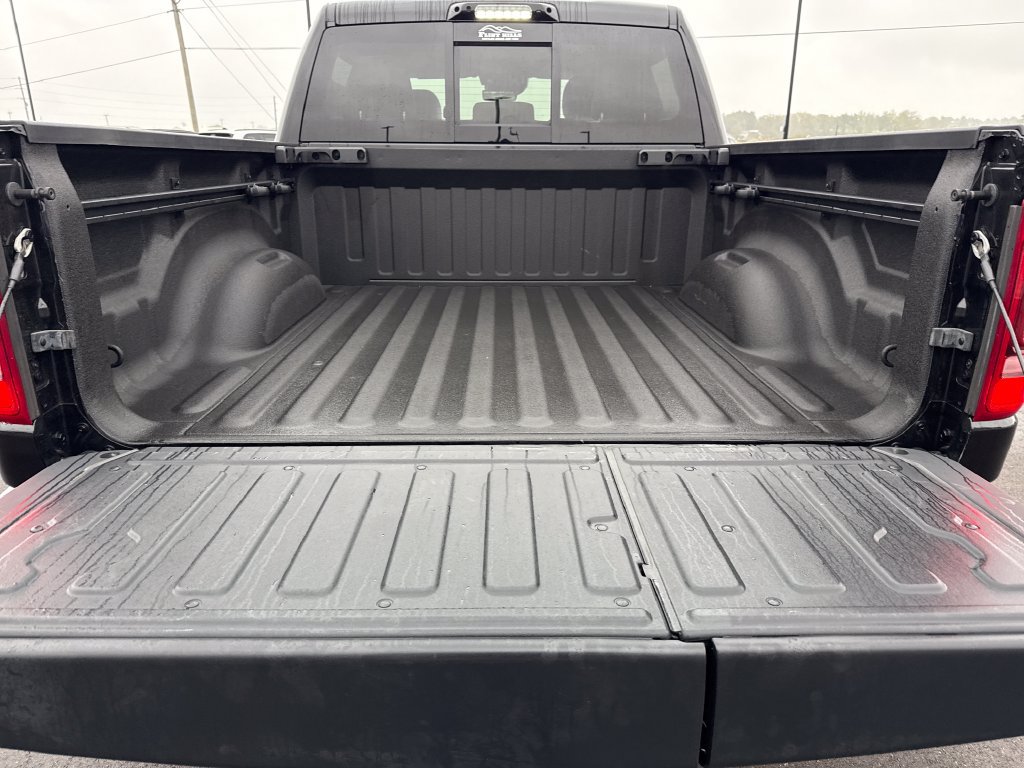 Used 2024 RAM 1500 Limited AWD/4WD image 23