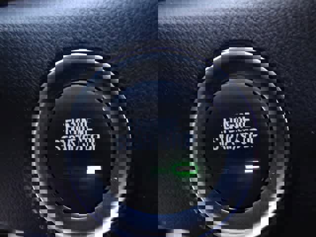 Used 2024 GMC Terrain SLT image 21