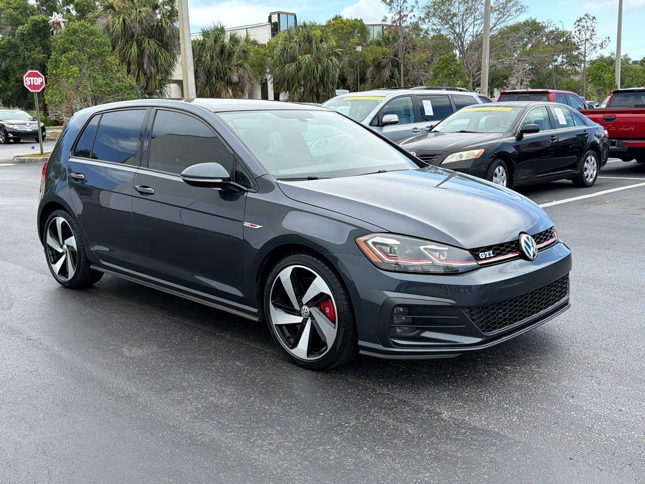 Used 2018 Volkswagen GTI SE w/ SE Leather Package FWD image 7