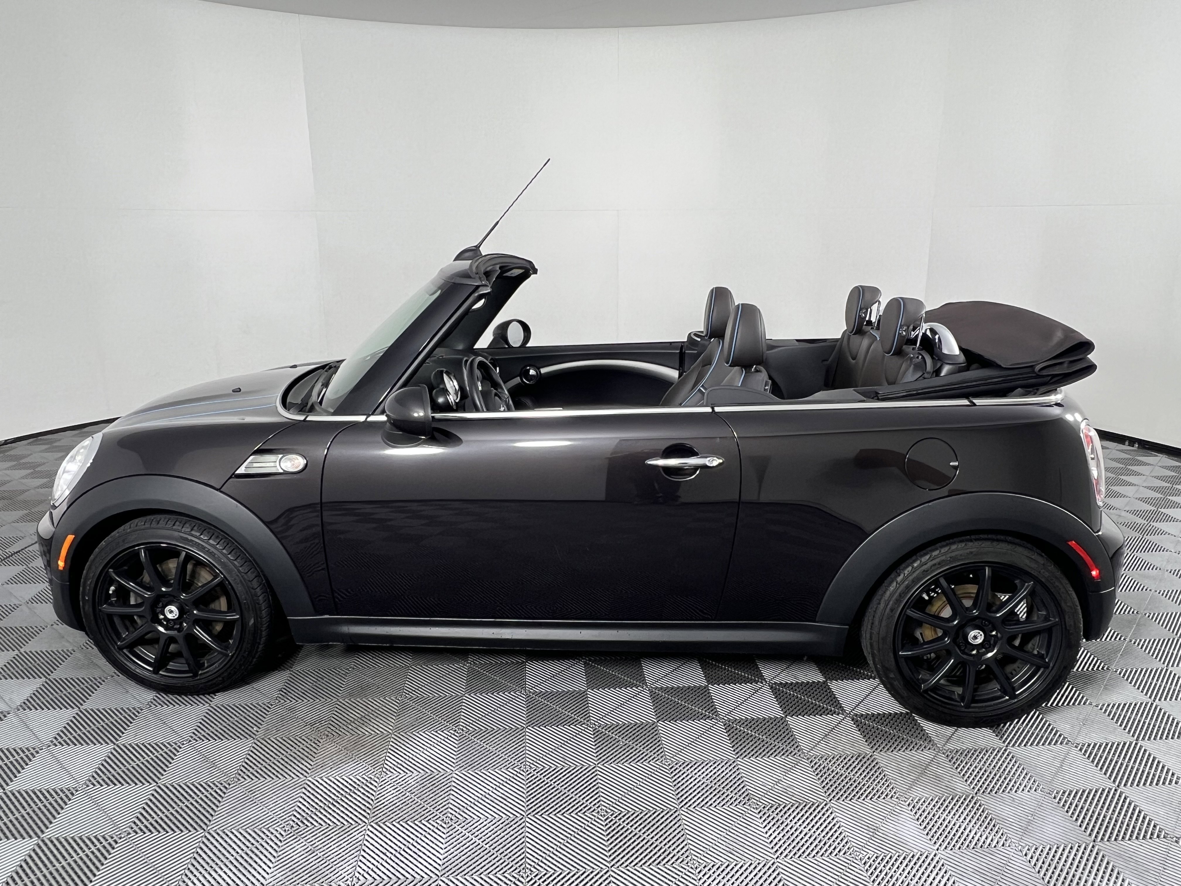 Used 2014 MINI Cooper S image 12
