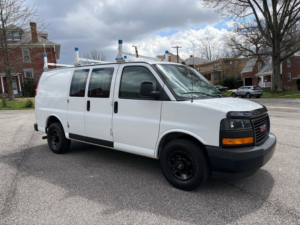 Used 2018 GMC Savana 2500 RWD image 11