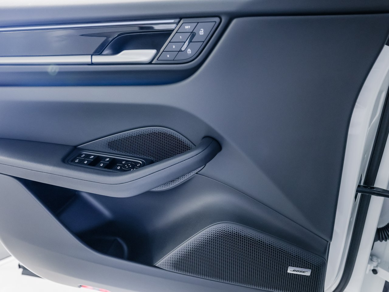 Certified 2026 Porsche Macan Electric RWD image 24
