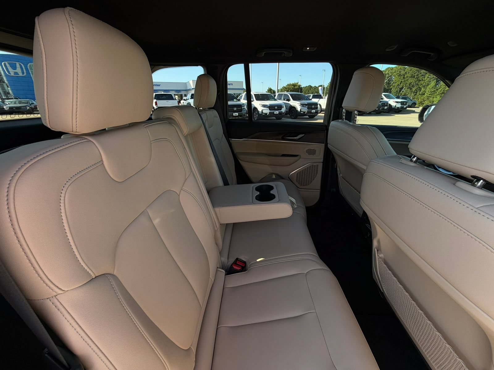 Used 2026 Jeep Grand Cherokee Limited RWD image 28