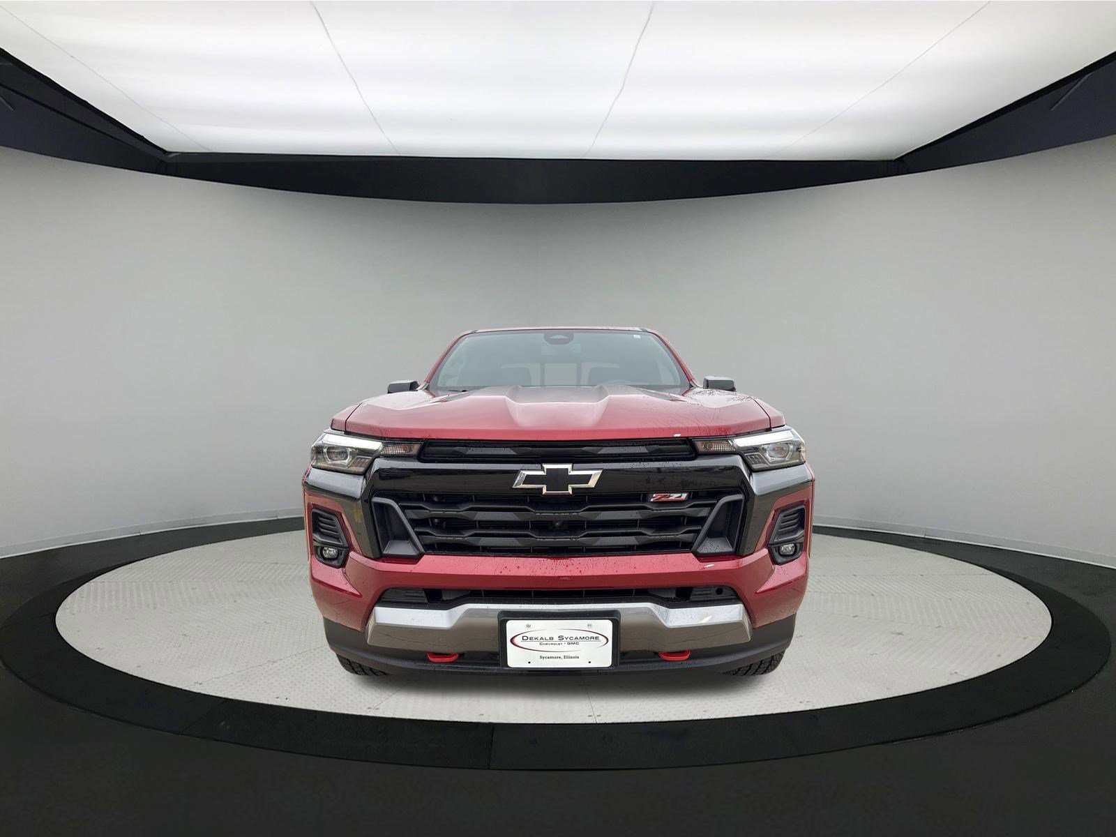 Used 2024 Chevrolet Colorado Z71 w/ Z71 Convenience Package 2 AWD/4WD image 2