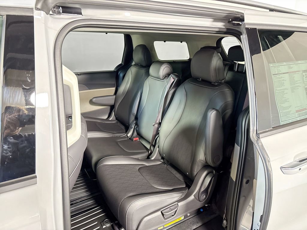 New 2026 Kia Carnival SX image 21