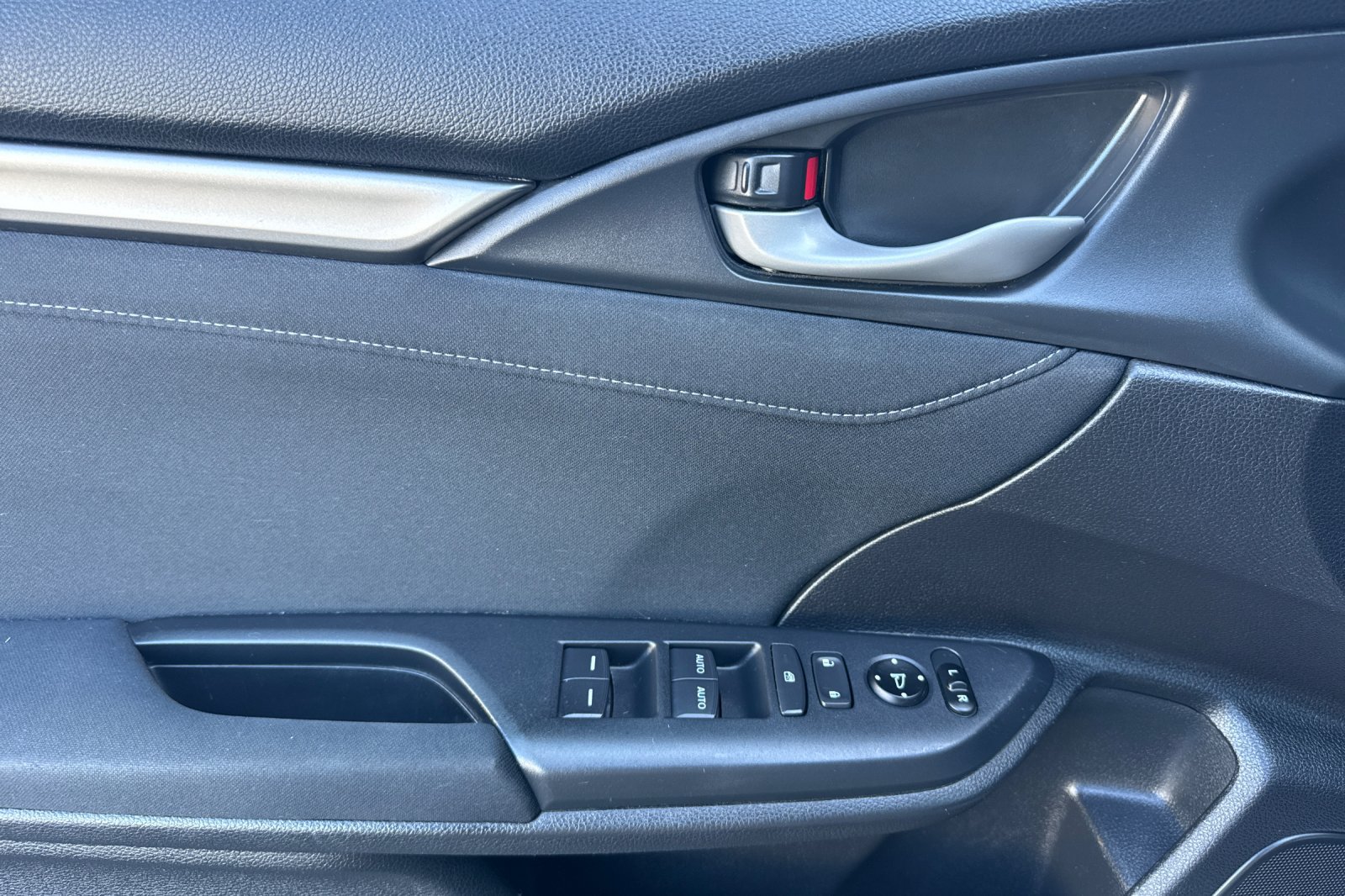 Used 2018 Honda Civic EX image 10