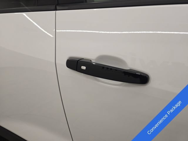 Used 2024 Chevrolet Blazer LT w/ Redline Edition FWD image 9