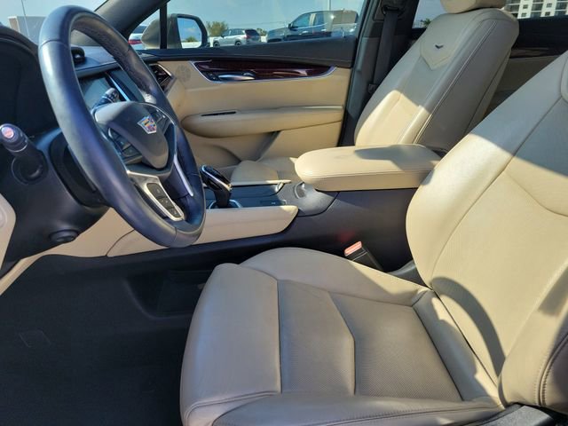 Used 2018 Cadillac XT5 Luxury w/ Driver Awareness Package image 17