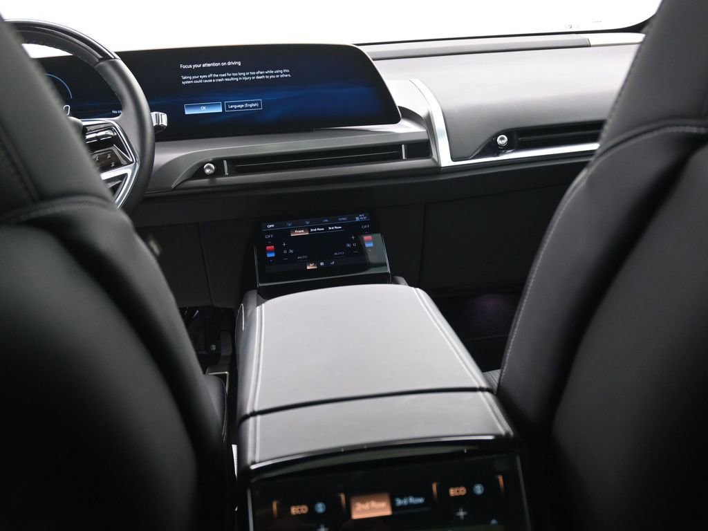Used 2026 Cadillac Vistiq Luxury AWD/4WD image 14