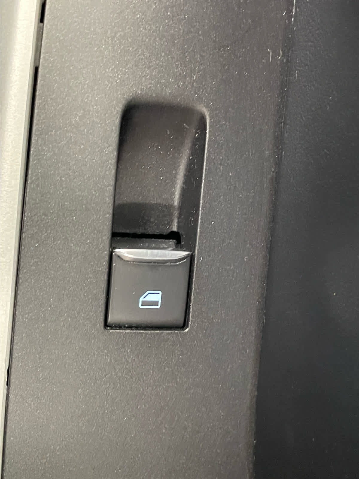 Used 2020 Ford Explorer XLT w/ Equipment Group 202A AWD/4WD image 44