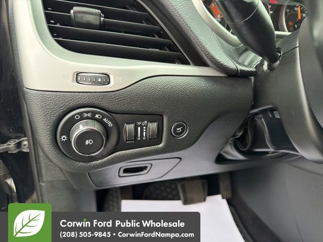 Used 2018 Jeep Cherokee Latitude Plus w/ Comfort/Convenience Group image 14