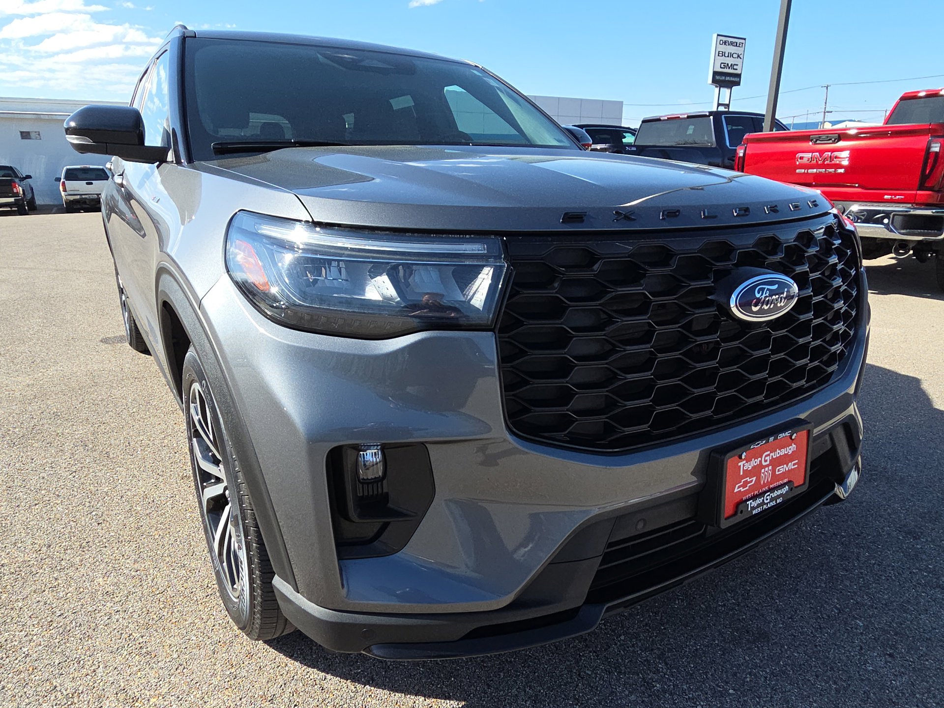 Used 2025 Ford Explorer ST-Line image 11