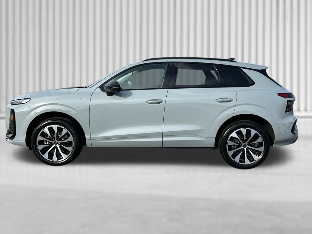 New 2026 Audi Q3 quattro 2.0T AWD/4WD image 2
