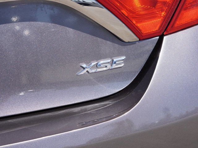 Used 2015 Toyota Camry XSE FWD image 16