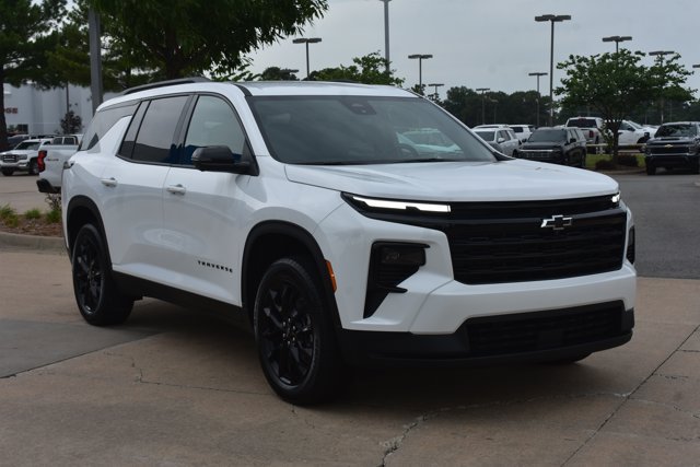 New 2026 Chevrolet Traverse LT w/ Midnight/Sport Edition FWD image 3