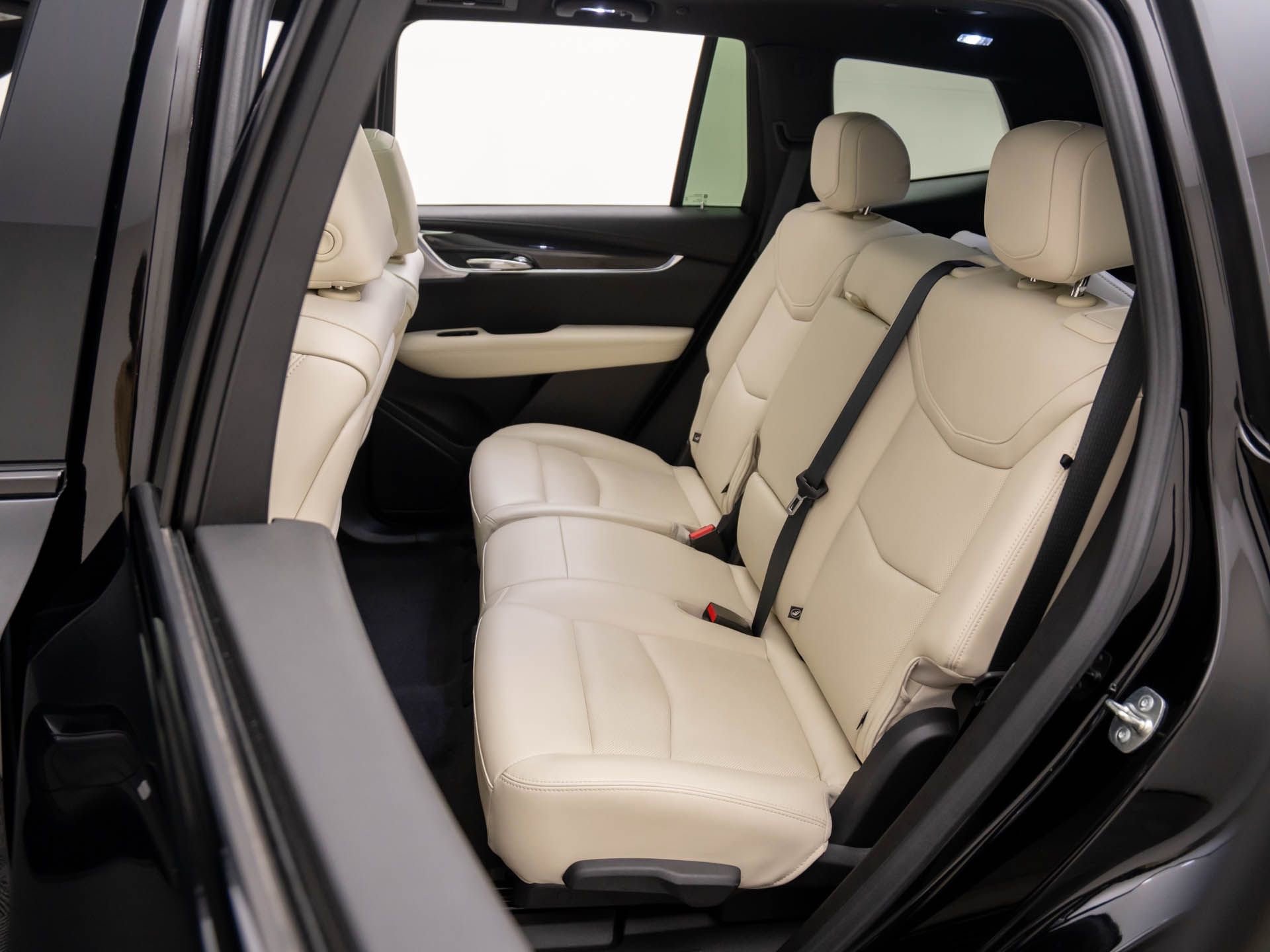 Certified 2024 Cadillac XT6 Sport w/ Technology Package image 21