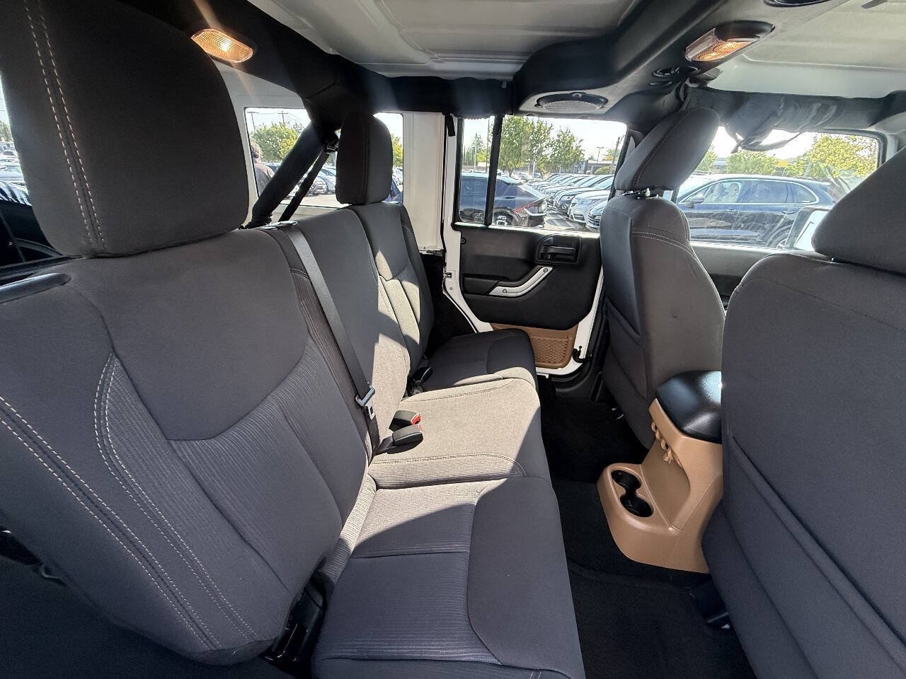 Used 2013 Jeep Wrangler Unlimited Sahara AWD/4WD image 15