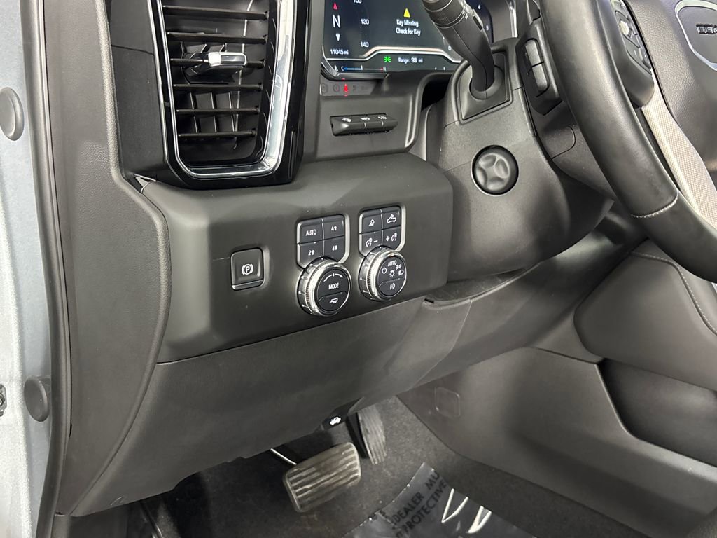 Used 2025 GMC Sierra 1500 Denali w/ Technology Package AWD/4WD image 13