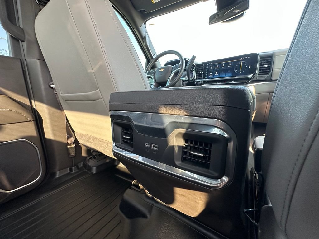Used 2024 Chevrolet Silverado 2500 LTZ w/ LTZ Convenience Package AWD/4WD image 25