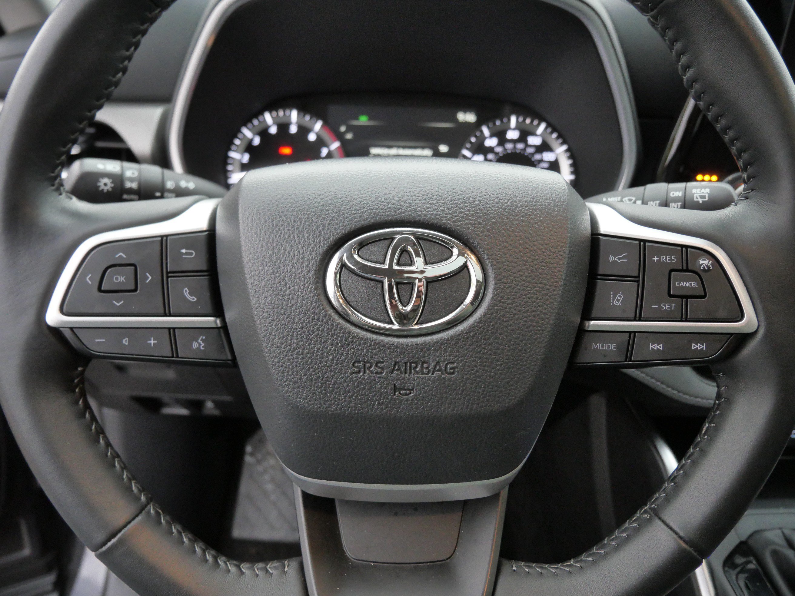 Used 2025 Toyota Highlander XLE AWD/4WD image 26