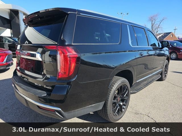 Used 2023 GMC Yukon XL SLT w/ SLT Premium Package image 8