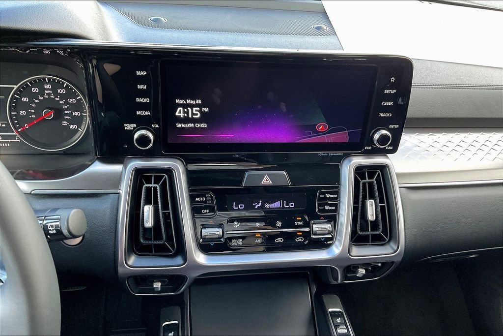 Used 2023 Kia Sorento EX w/ Panoramic Sunroof Package AWD/4WD image 15