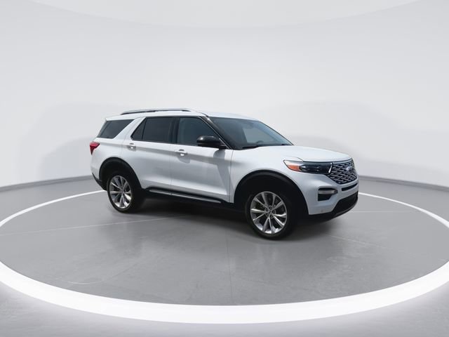 Used 2023 Ford Explorer Platinum AWD/4WD image 2