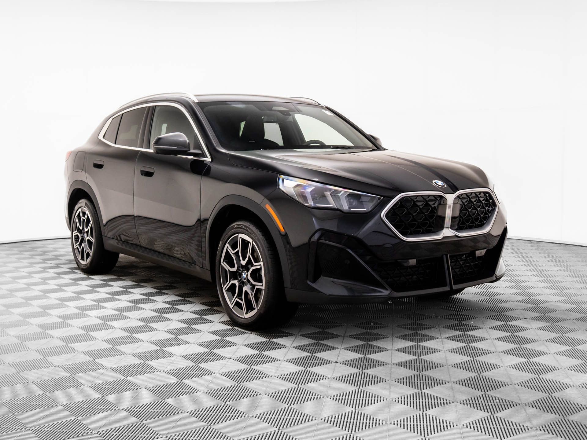Certified 2025 BMW X2 xDrive28i w/ Premium Package image 8