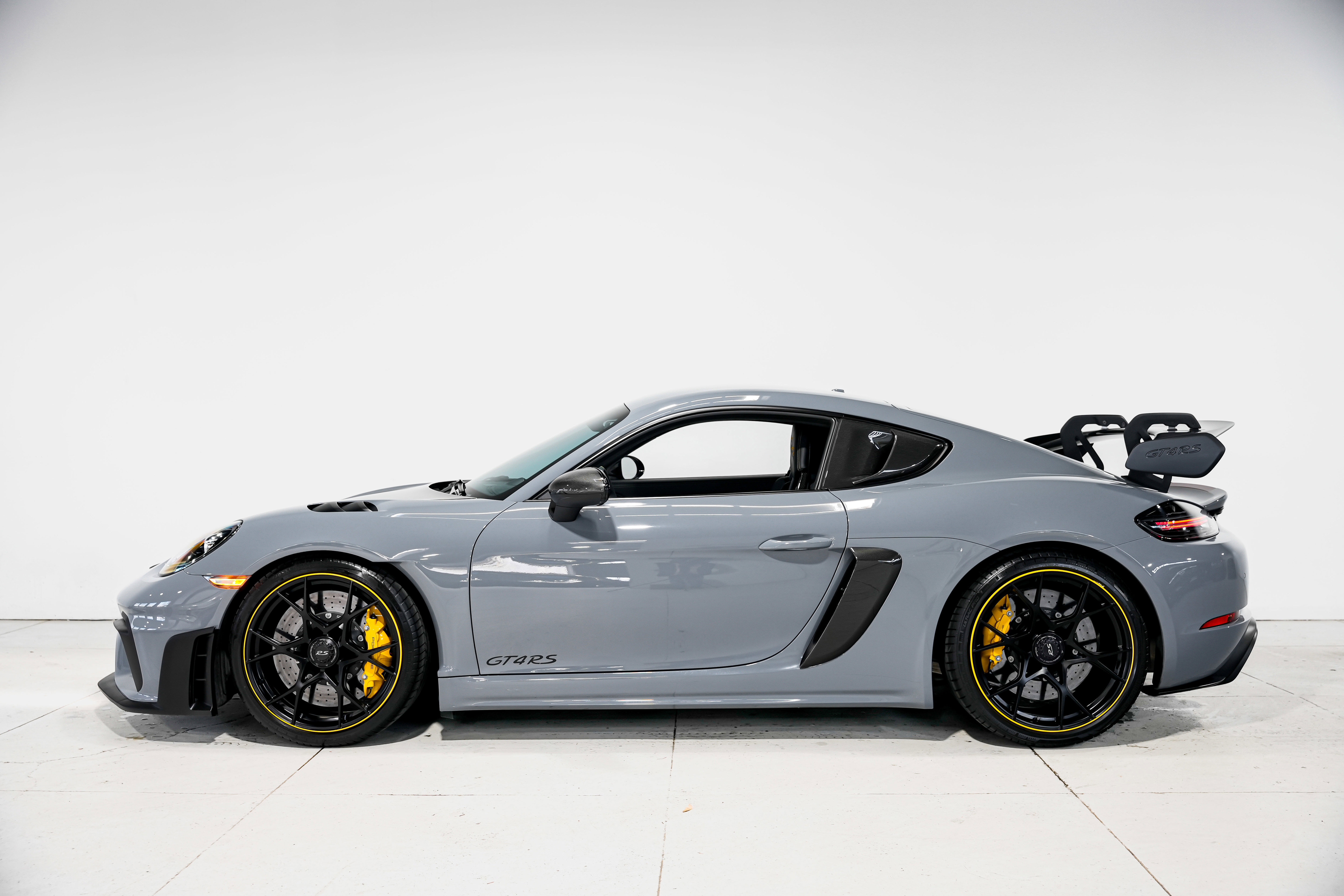 Used 2023 Porsche 718 Cayman GT4 RS RWD image 7