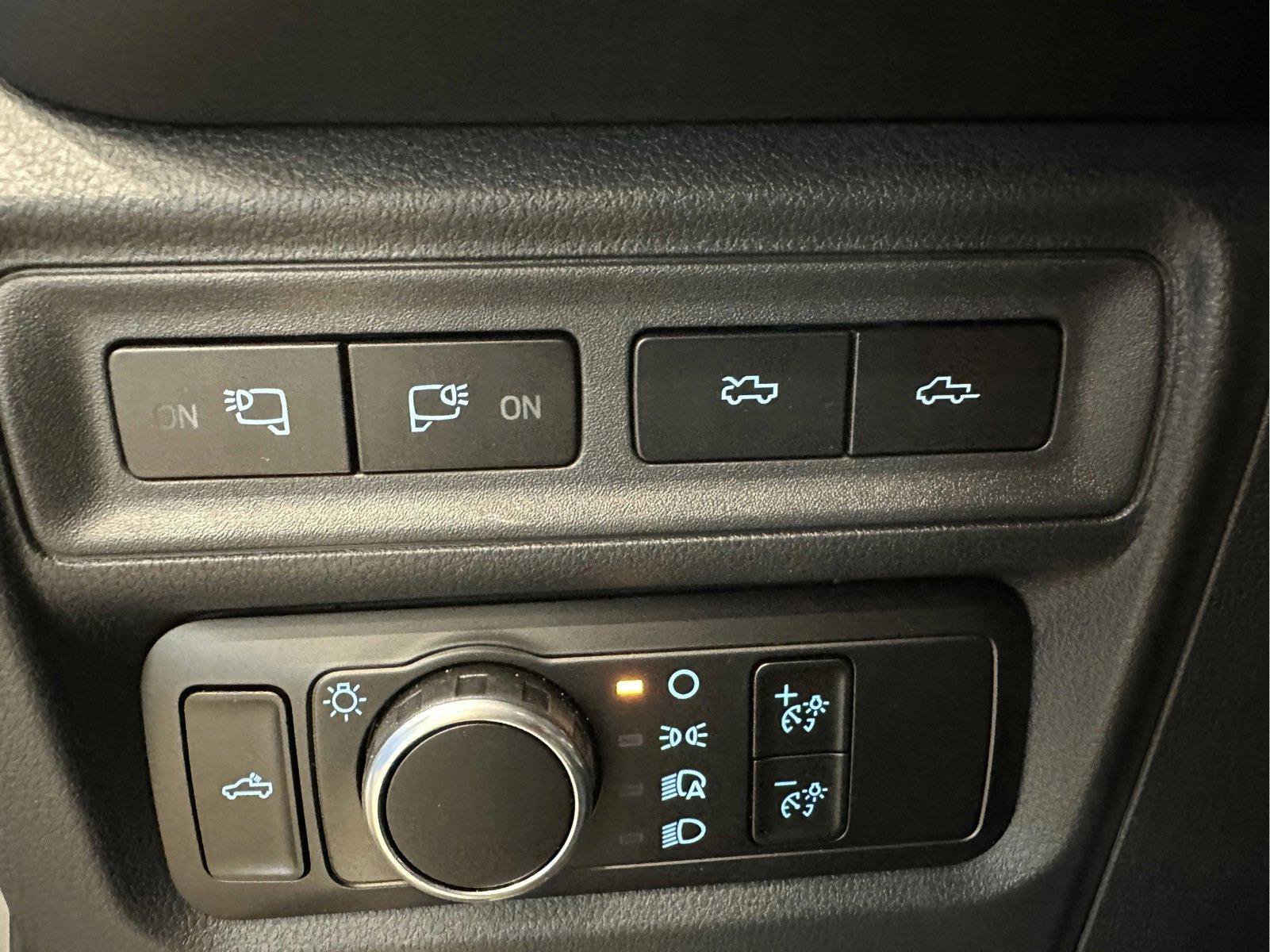 New 2023 Ford F150 Lightning Platinum AWD/4WD image 30