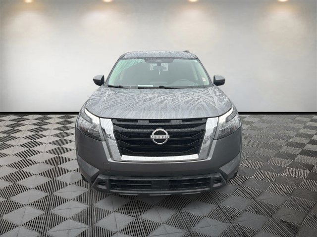 Used 2024 Nissan Pathfinder SV FWD image 2