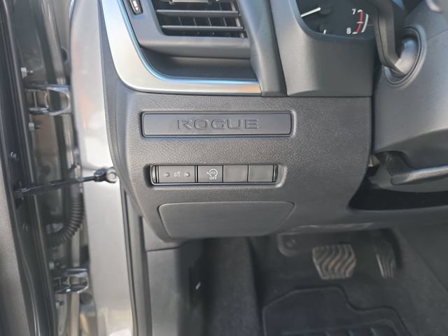 Used 2023 Nissan Rogue S FWD image 19