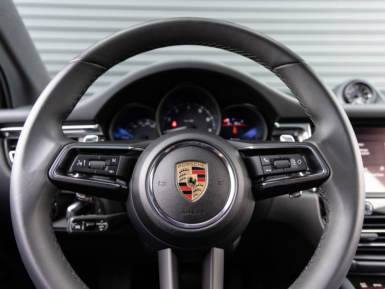 New 2025 Porsche Macan AWD/4WD image 14