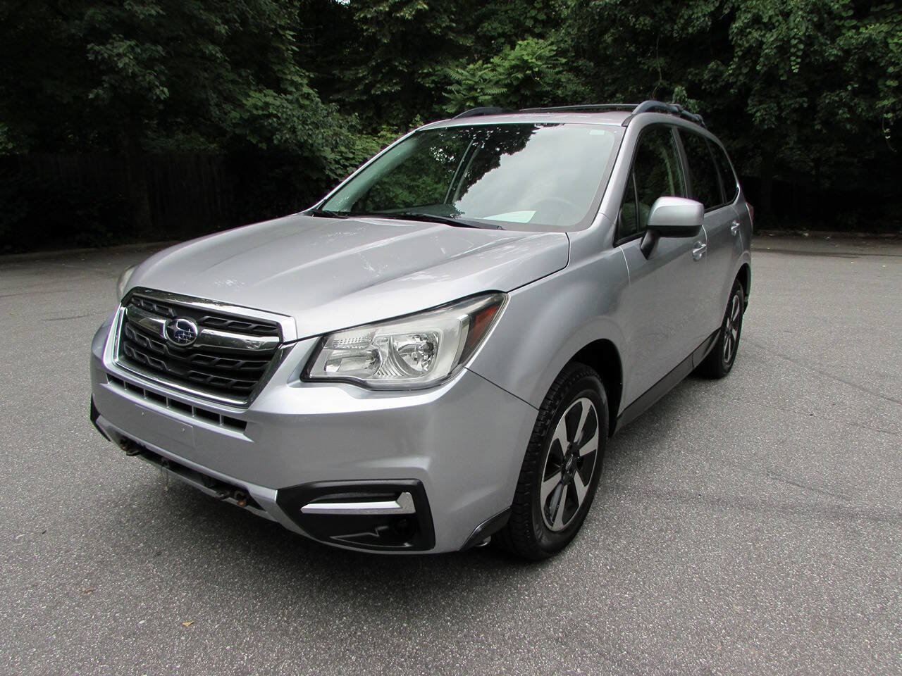 Used 2017 Subaru Forester 2.5i Premium AWD/4WD image 1