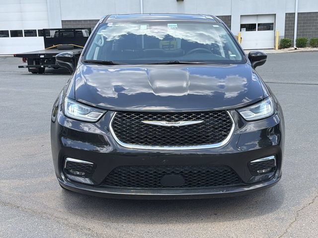 Used 2023 Chrysler Pacifica Touring-L FWD image 15