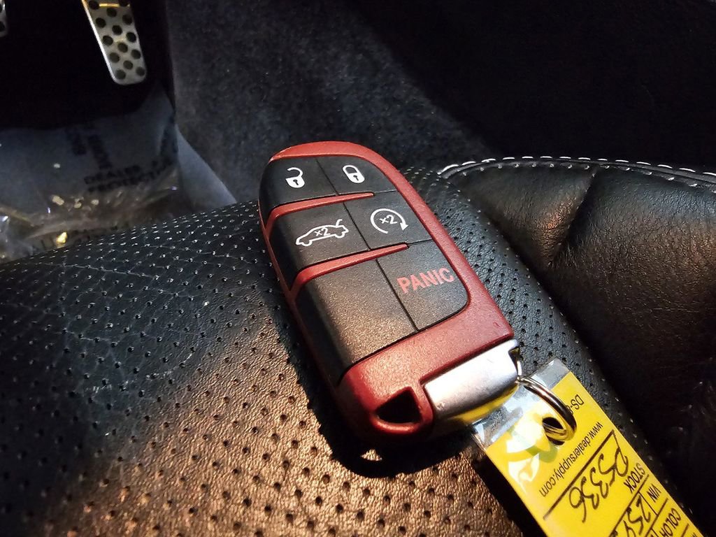 Used 2016 Dodge Challenger SRT Hellcat RWD image 29