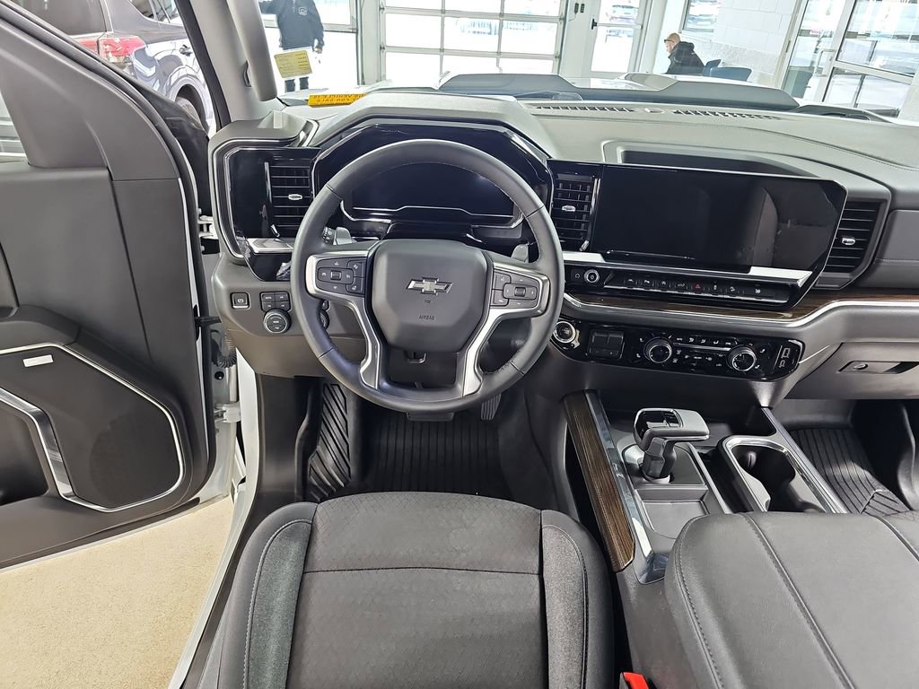 Certified 2024 Chevrolet Silverado 1500 LT Trail Boss w/ Convenience Package II image 19