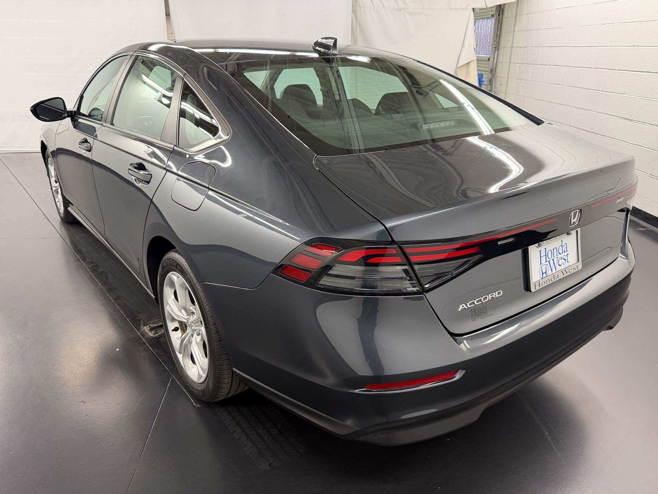 Used 2023 Honda Accord LX image 3
