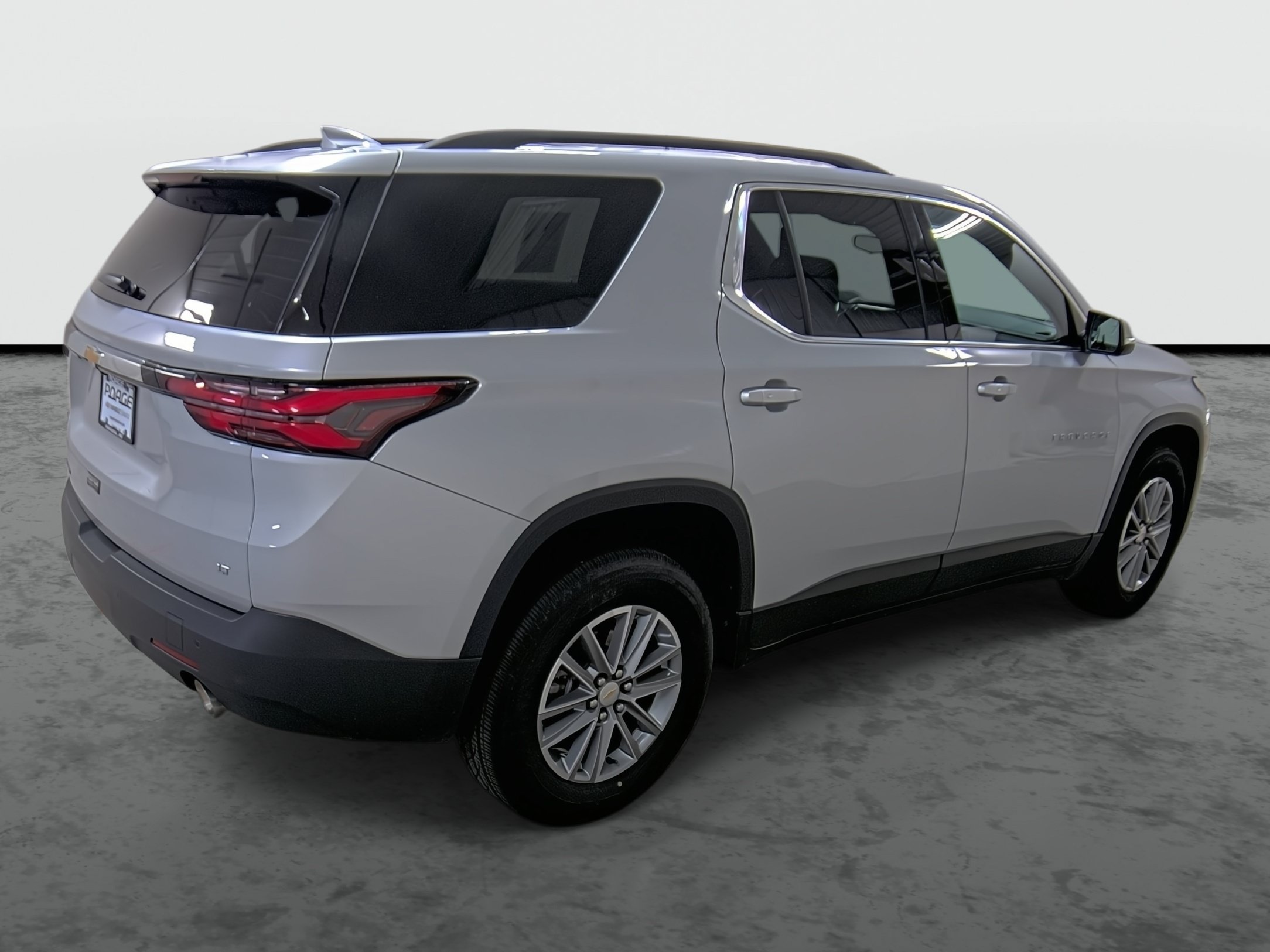 Certified 2022 Chevrolet Traverse LT w/ LPO, Cargo Package AWD/4WD image 4