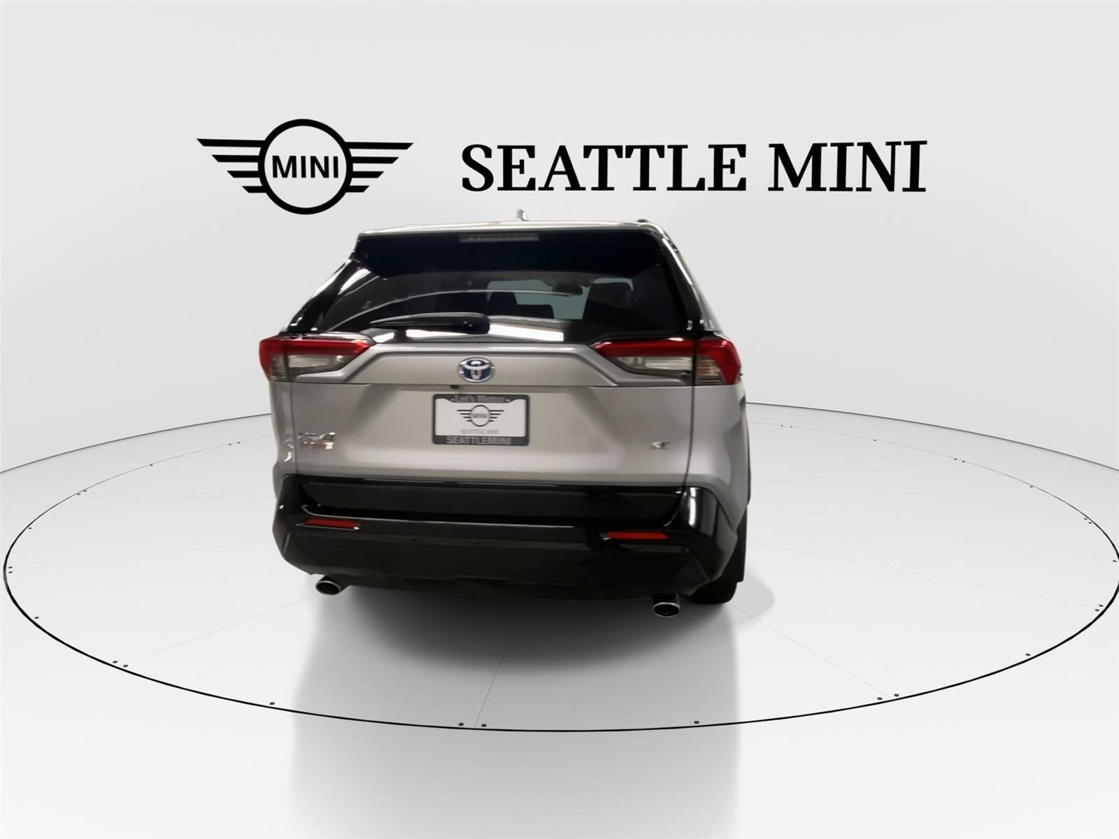 Used 2023 Toyota RAV4 SE w/ Weather & Moonroof Package AWD/4WD image 9
