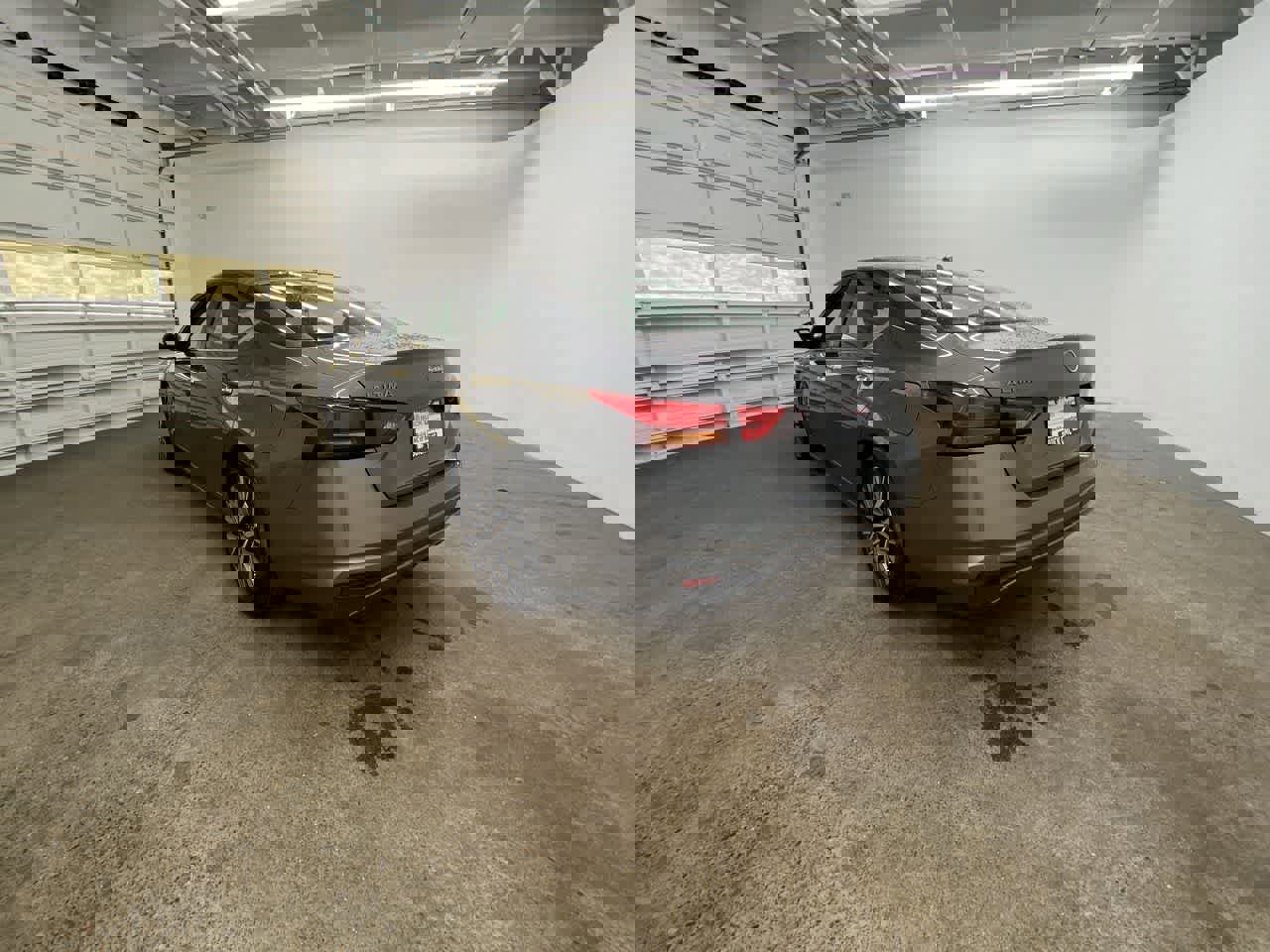 Used 2025 Nissan Altima 2.5 SV image 4