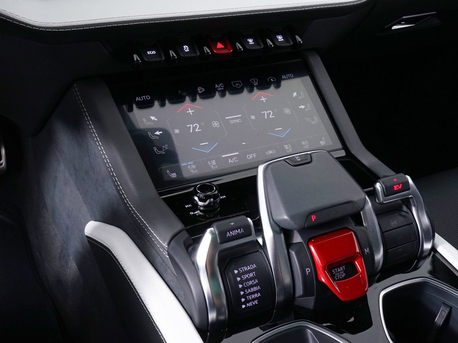 Used 2025 Lamborghini Urus SE AWD/4WD image 29