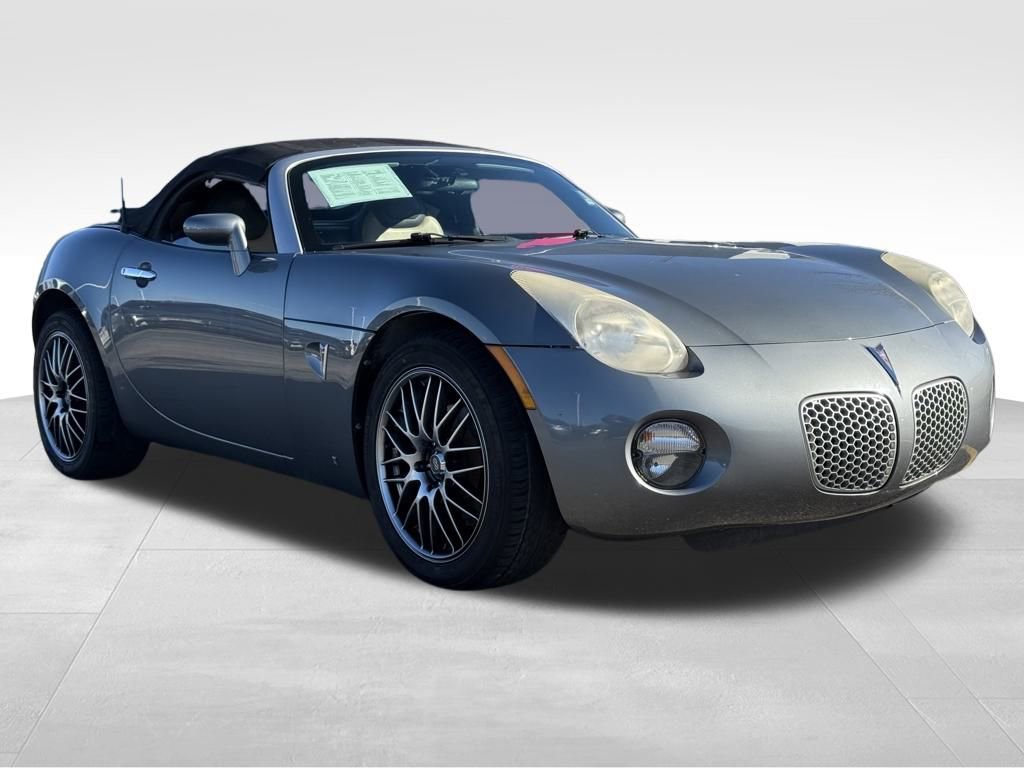 Used 2007 Pontiac Solstice Convertible w/ Premium Package image 11